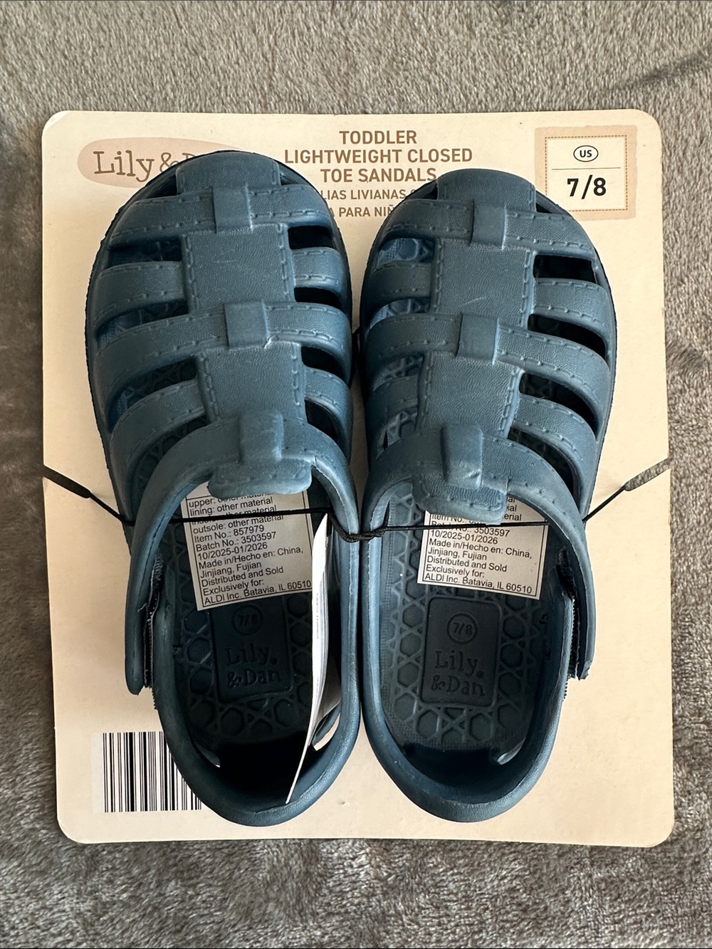NWT Lily & Dan Toddler Closed-Toe Sandals in Blue (Size 7/8) Velcro closure
